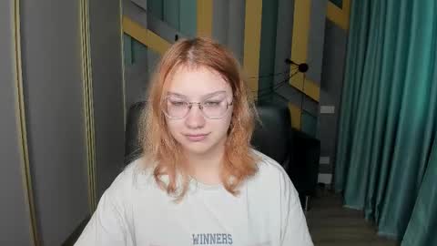 AngelinaLow online show from 12.22.25