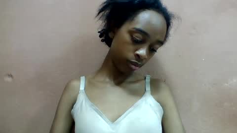 Snapshot of angeline221173 chatting on 07.27.26 angeline221173 online show from 07.27.26