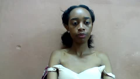 Snapshot of angeline221173 chatting on 08.06.26 angeline221173 online show from 08.06.26