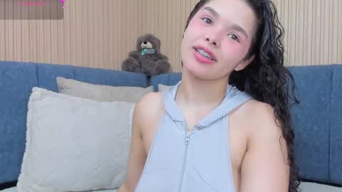 Snapshot of angeline__cute chatting on 09.10.25 angeline online show from 09.10.25
