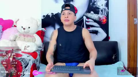 Snapshot of angeline_focus chatting on 10.08.25 ANGELINE YAMPOLL online show from 10.08.25