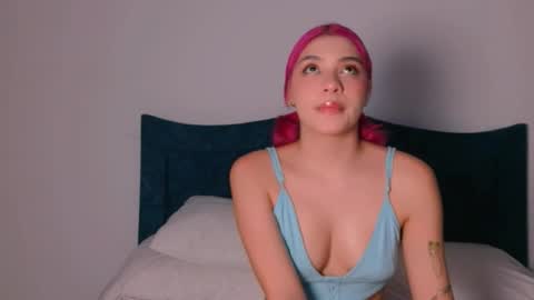 Angelinhaa  online show from 11.20.25