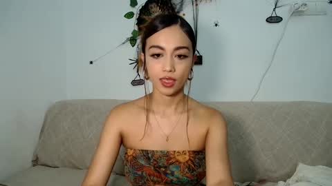 Snapshot of angelkath chatting on 10.19.25 angelkath online show from 10.19.25