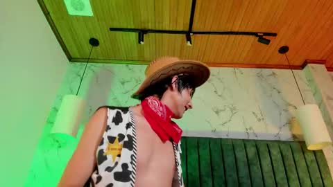 Snapshot of angell__dustt chatting on 10.29.25 Angell Dust online show from 10.29.25