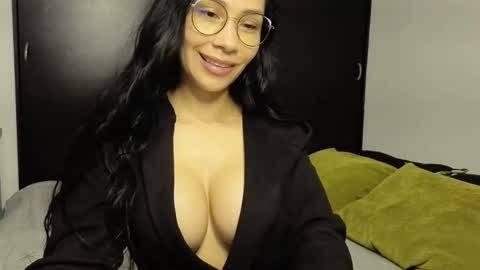  ANGELA ISABELLA  online show from 11.08.25