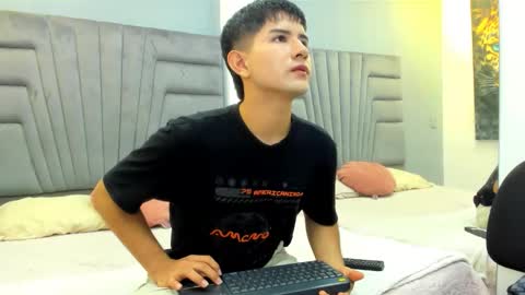 Angelli Winters online show from 09.26.25