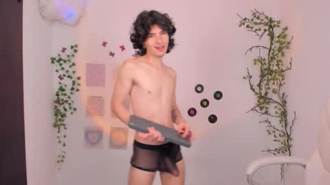 Angel online show from 09.30.25