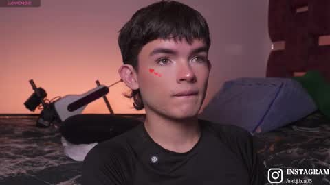 Snapshot of angelocute_ chatting on 11.02.25 Angelo I work from home this is my room online show from 11.02.25