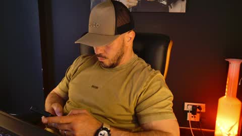 Snapshot of angeloeric chatting on 05.07.26 BlackWolf online show from 05.07.26