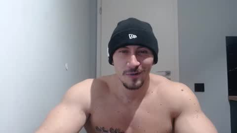  ------- SEX SHOW WITH GUYS AND GIRLS  MUSCLE SHOW online show from 02.03.25