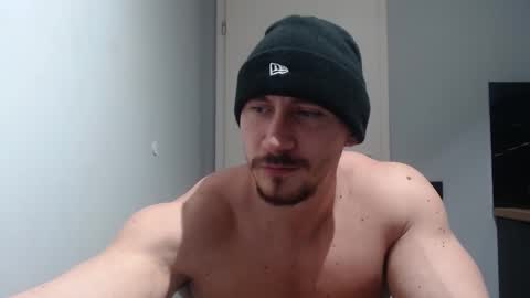 ------- SEX SHOW WITH GUYS AND GIRLS  MUSCLE SHOW online show from 02.13.25