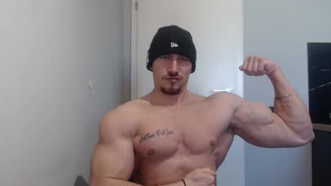  ------- SEX SHOW WITH GUYS AND GIRLS  MUSCLE SHOW online show from 02.22.25