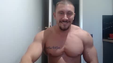  ------- SEX SHOW WITH GUYS AND GIRLS  MUSCLE SHOW online show from 09.28.25