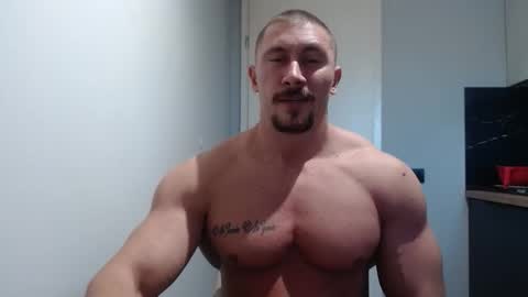  ------- SEX SHOW WITH GUYS AND GIRLS  MUSCLE SHOW online show from 10.25.25