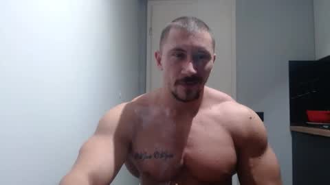  ------- SEX SHOW WITH GUYS AND GIRLS  MUSCLE SHOW online show from 10.31.25