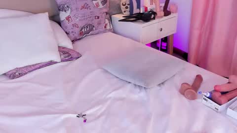 Snapshot of angels_one chatting on 11.01.25 Angela online show from 11.01.25