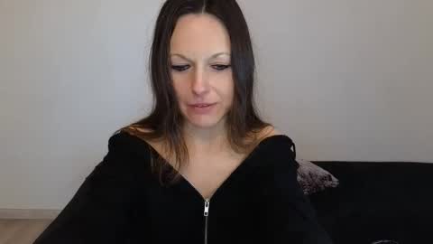 Giulia online show from 02.27.26