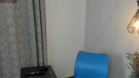 Snapshot of angelswets chatting on 12.28.24 ANGIE online show from 12.28.24