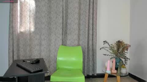 Snapshot of angelswets chatting on 10.02.25 ANGIE online show from 10.02.25