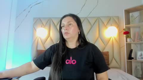 Snapshot of angelswets chatting on 02.13.26 ANGIE online show from 02.13.26