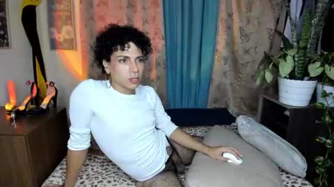 Snapshot of angelwhitte chatting on 06.26.26 angelwhitte online show from 06.26.26