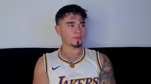 Angel Fox online show from 12.18.25