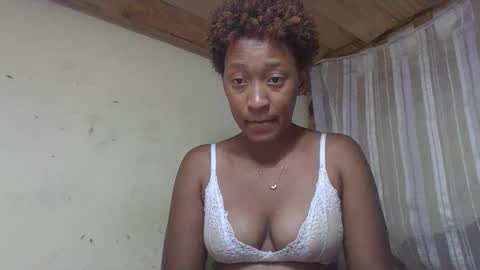 Snapshot of angevannessa chatting on 10.10.25 ange online show from 10.10.25