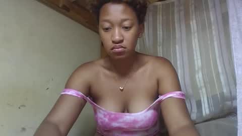 Snapshot of angevannessa chatting on 10.11.25 ange online show from 10.11.25