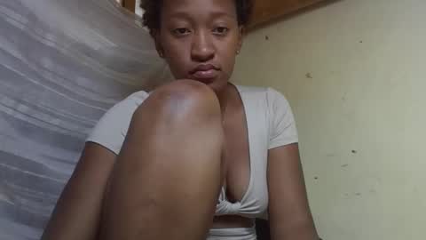 Snapshot of angevannessa chatting on 10.15.25 ange online show from 10.15.25