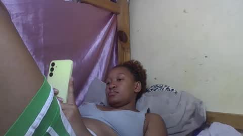 Snapshot of angevannessa chatting on 11.05.25 ange online show from 11.05.25