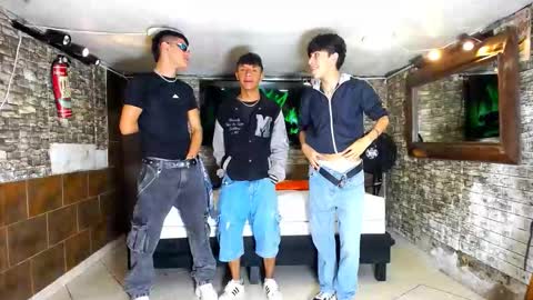 Snapshot of anghelytos chatting on 10.19.25 anghelytos online show from 10.19.25