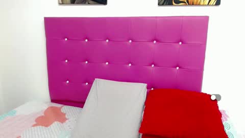 Snapshot of angie_arias chatting on 02.10.25 Angie online show from 02.10.25