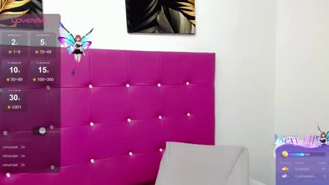 Snapshot of angie_arias chatting on 02.22.25 Angie online show from 02.22.25