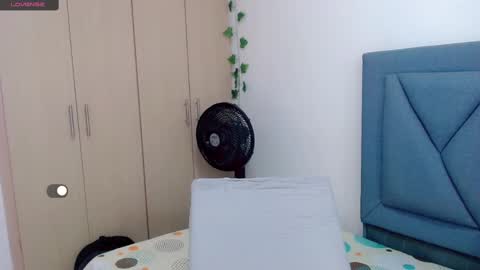 Snapshot of angie_arias chatting on 03.12.25 Angie online show from 03.12.25