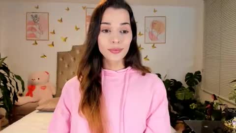 Snapshot of angie_modelo chatting on 10.25.25 Anabella online show from 10.25.25