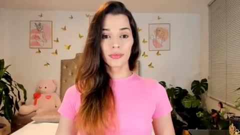 Snapshot of angie_modelo chatting on 10.27.25 Anabella online show from 10.27.25