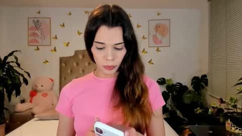 Snapshot of angie_modelo chatting on 10.30.25 Anabella online show from 10.30.25