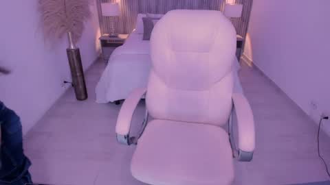 angie_smith_x online show from 04.03.26