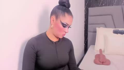 A N G I E.  online show from 09.11.25