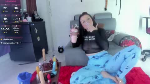 Snapshot of angierot2025 chatting on 11.12.25 angierot2025 online show from 11.12.25