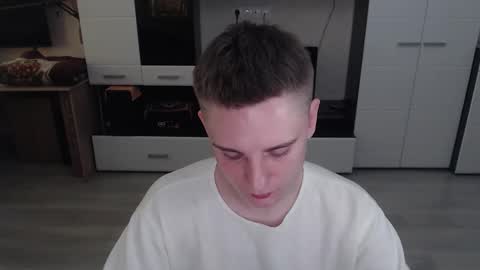 Snapshot of angryzan chatting on 10.06.25 vodka online show from 10.06.25