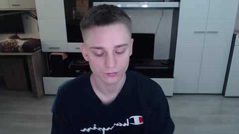 Snapshot of angryzan chatting on 10.08.25 vodka online show from 10.08.25