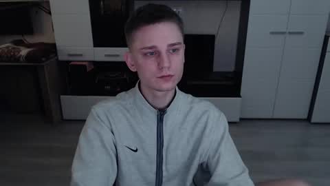 Snapshot of angryzan chatting on 10.15.25 vodka online show from 10.15.25