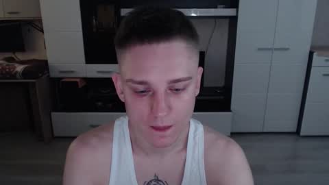 Snapshot of angryzan chatting on 10.20.25 vodka online show from 10.20.25