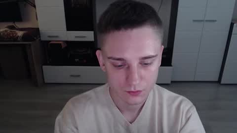 Snapshot of angryzan chatting on 10.30.25 vodka online show from 10.30.25