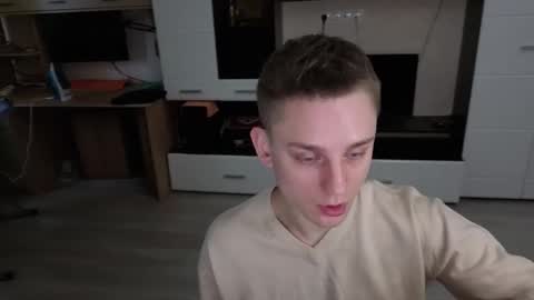 Snapshot of angryzan chatting on 11.06.25 vodka online show from 11.06.25