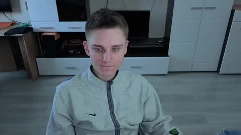 Snapshot of angryzan chatting on 11.10.25 vodka online show from 11.10.25