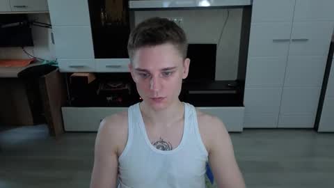 Snapshot of angryzan chatting on 11.14.25 vodka online show from 11.14.25