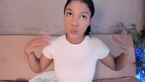 angy_avila online show from 11.17.25