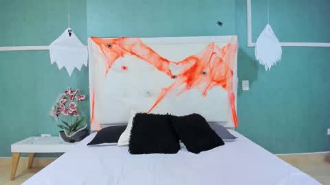 Ania online show from 10.22.25